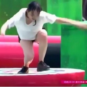 美女水上闯关视频合集